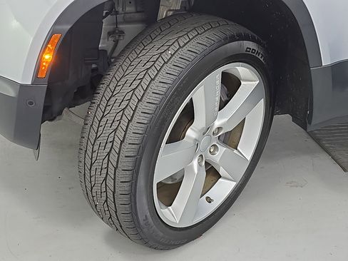 Certified 2021 Land Rover Defender 90 First Edition image 32