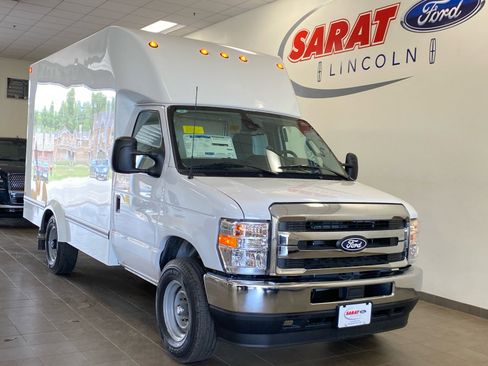 New 2027 Ford E-350 and Econoline 350 Super Duty w/ Power Equipment Group RWD image 2