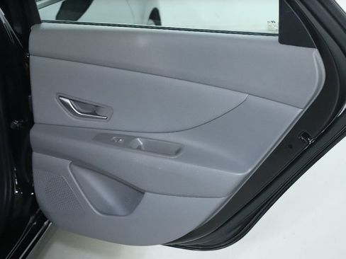 Used 2023 Hyundai Elantra SEL w/ Convenience Package FWD image 31