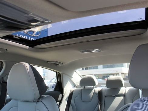 New 2026 Hyundai Elantra Limited FWD image 26