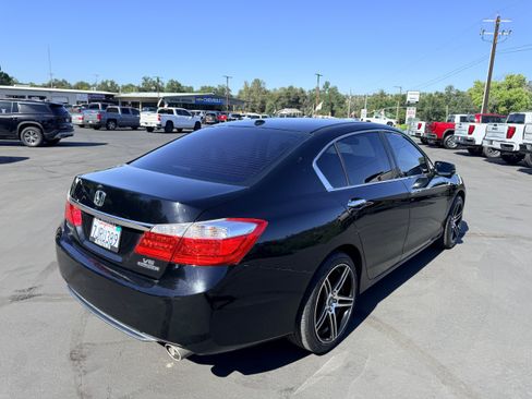 Used 2015 Honda Accord Touring image 6