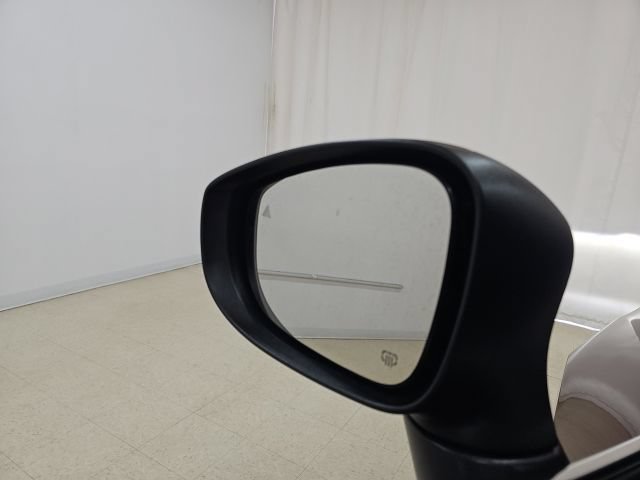 Used 2023 Chrysler Pacifica Touring-L FWD image 10