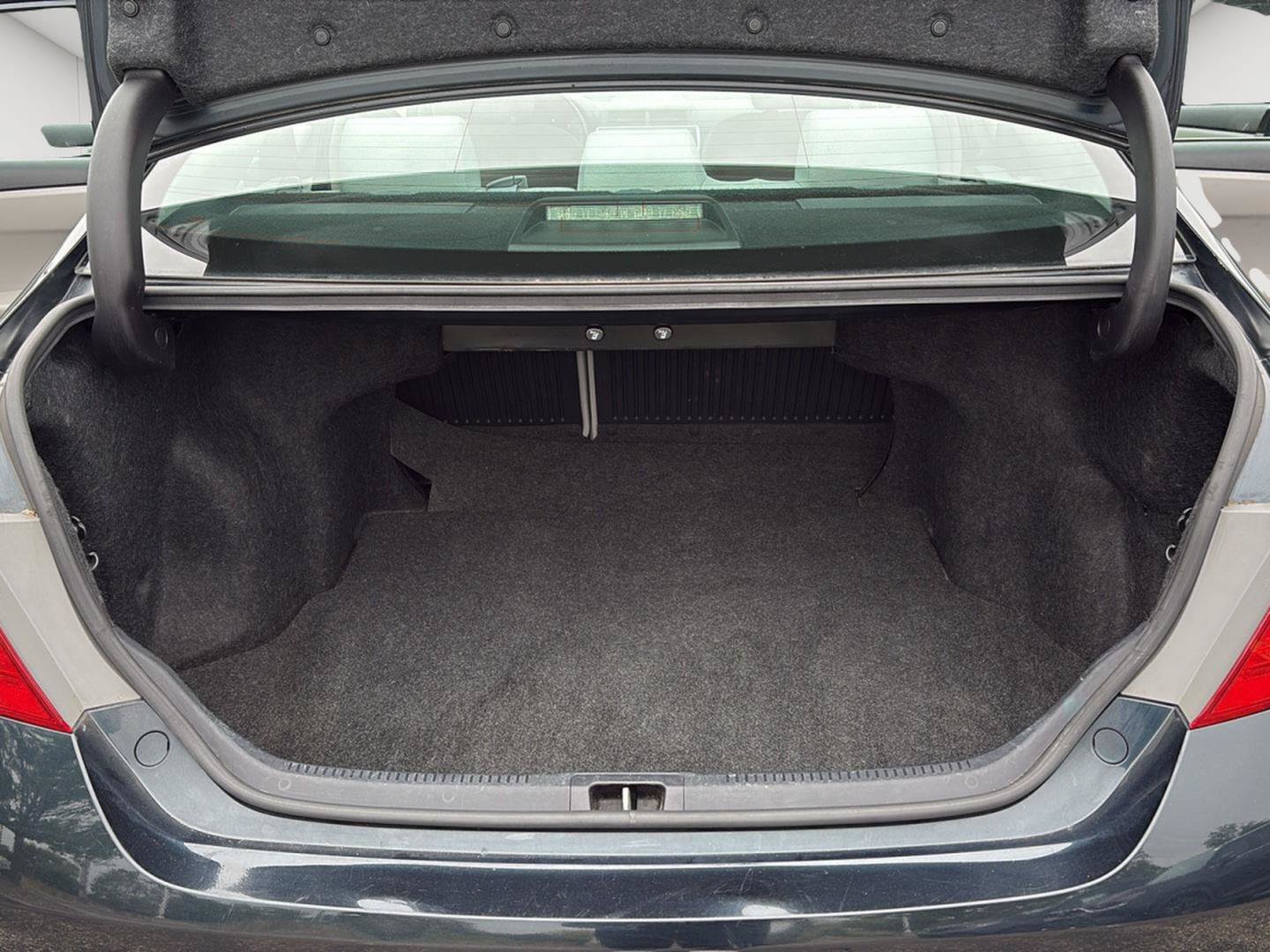 Used 2015 Toyota Camry FWD image 17