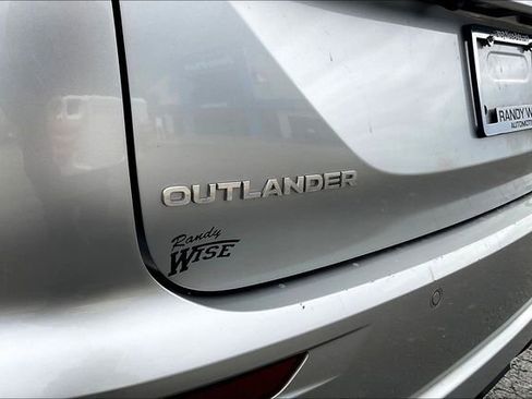 Used 2022 Mitsubishi Outlander SEL image 31