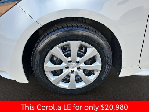 Used 2024 Toyota Corolla LE FWD image 40