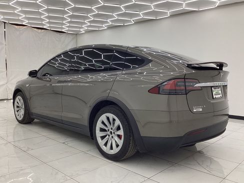 Used 2016 Tesla Model X 75D image 12