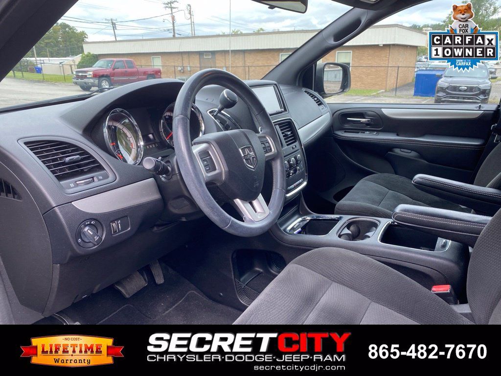 Used 2016 Dodge Grand Caravan SXT FWD image 13