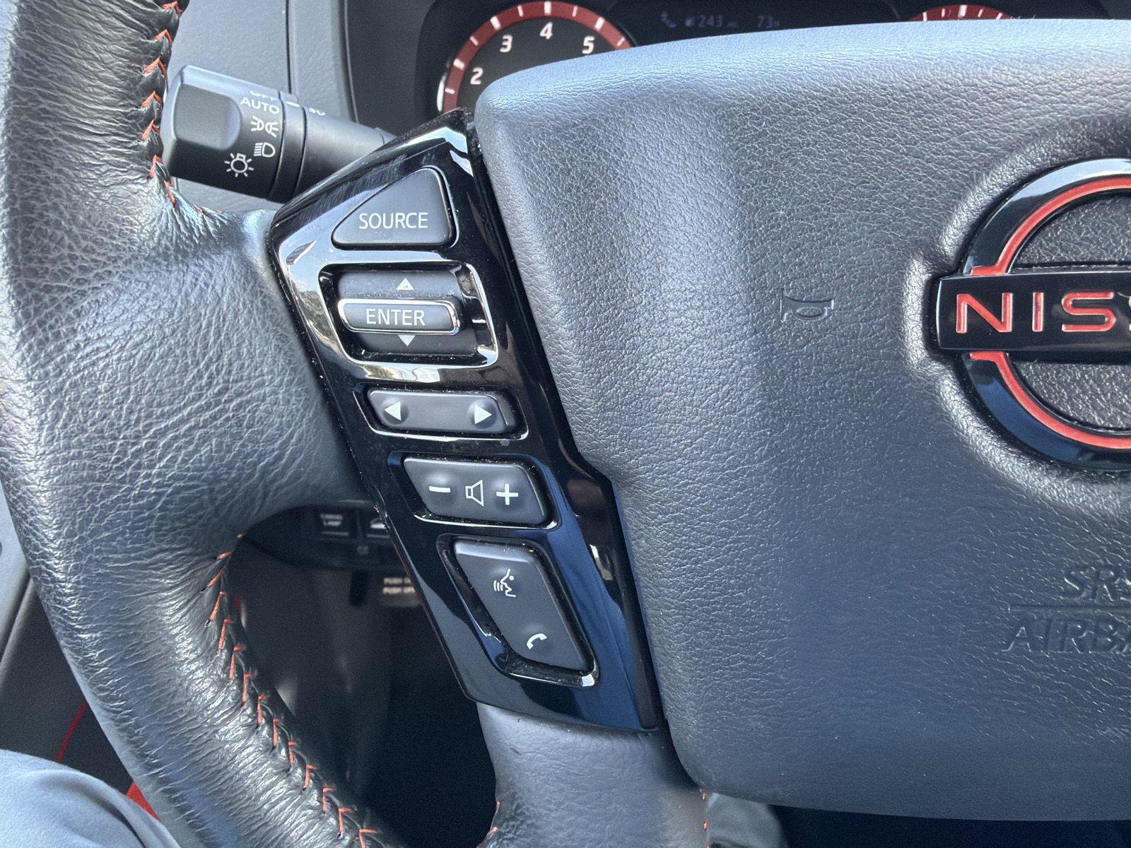 Used 2025 Nissan Frontier PRO-4X AWD/4WD image 12
