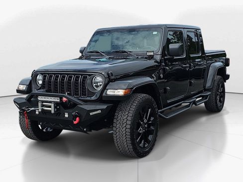 Used 2024 Jeep Gladiator Sport AWD/4WD image 8