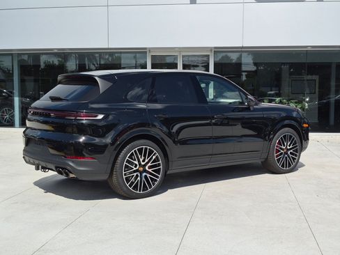 New 2026 Porsche Cayenne S AWD/4WD image 9