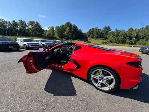 Used 2024 Chevrolet Corvette Stingray Coupe w/ 1LT RWD image 17