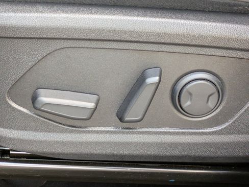 Certified 2026 Kia Sorento S w/ S Panoramic Sunroof Package FWD image 17