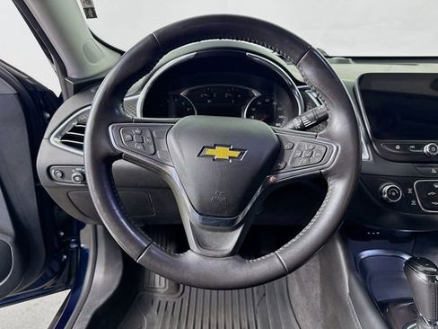 Used 2018 Chevrolet Malibu LT image 12