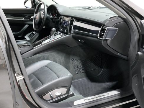 Used 2011 Porsche Panamera image 61