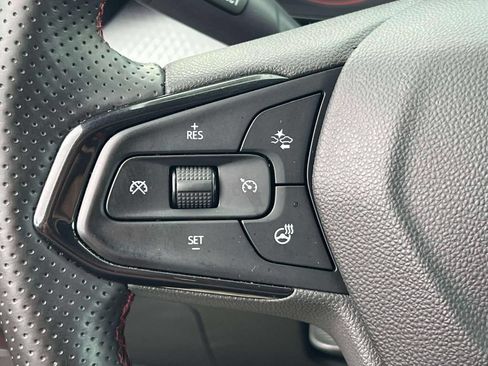 Used 2024 Chevrolet Trax RS w/ Driver Confidence Package FWD image 21