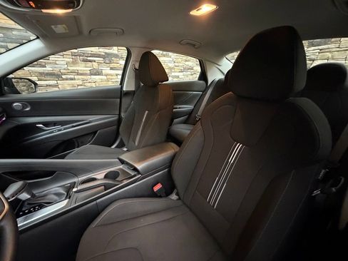 Certified 2024 Hyundai Elantra SEL FWD image 12