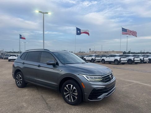 Used 2022 Volkswagen Tiguan S FWD image 1