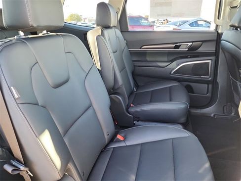 New 2025 Kia Telluride S image 18