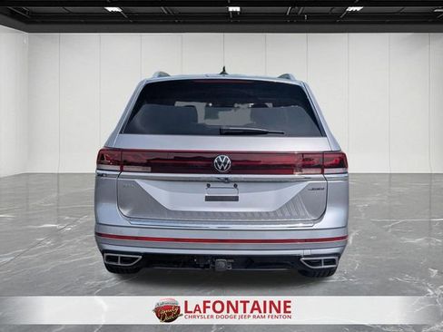 Used 2024 Volkswagen Atlas SEL Premium R-Line AWD/4WD image 4