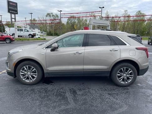 Used 2022 Cadillac XT5 Premium Luxury w/ Technology Package AWD/4WD image 3
