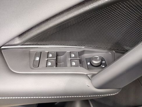 New 2025 Volkswagen Tiguan SE image 20