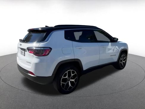 Used 2025 Jeep Compass Limited image 15