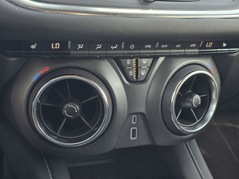 Used 2025 Chevrolet Blazer LT AWD/4WD image 20