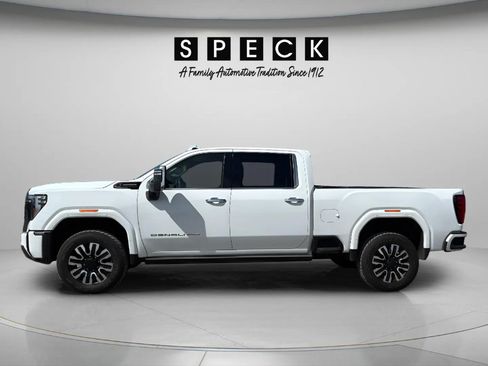 Used 2024 GMC Sierra 3500 Denali Ultimate AWD/4WD image 4