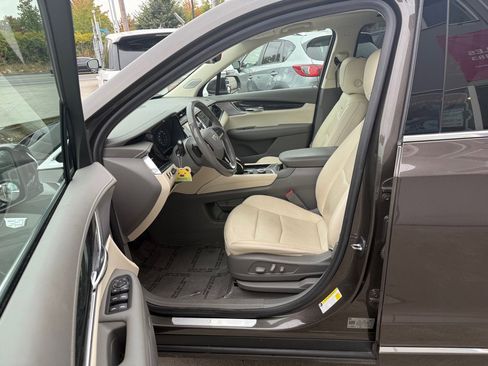 Used 2020 Cadillac XT6 Premium Luxury image 12