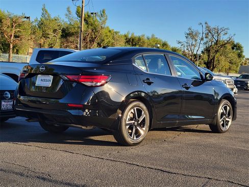 New 2025 Nissan Sentra SV image 2