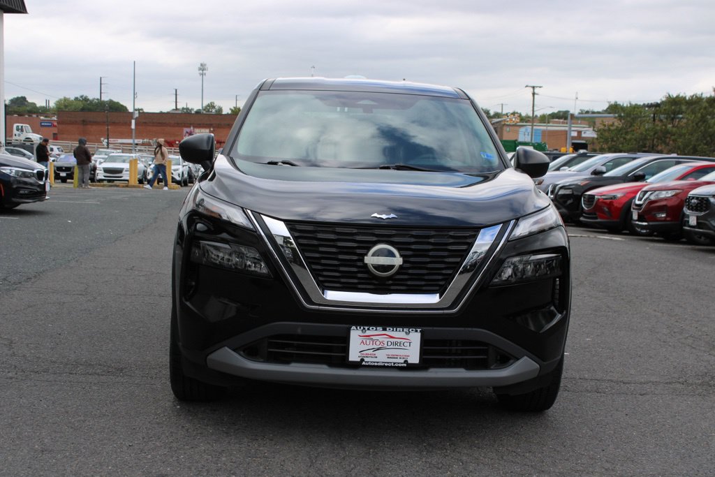 Used 2024 Nissan Rogue S AWD/4WD image 2