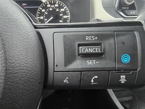 Used 2023 Nissan Rogue SV image 18