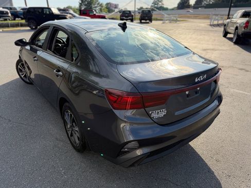 Used 2022 Kia Forte LXS w/ LXS Technology Package FWD image 19