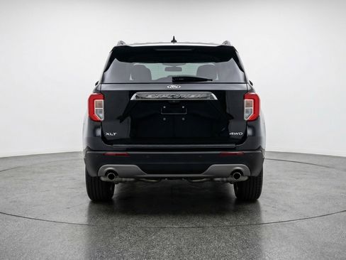 Used 2024 Ford Explorer XLT w/ Equipment Group 202A image 7