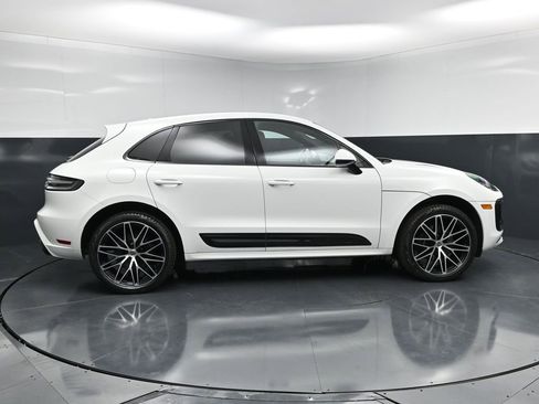 Used 2025 Porsche Macan AWD/4WD image 9