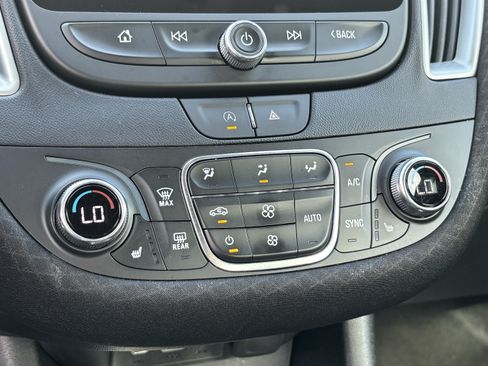 Used 2024 Chevrolet Malibu LT FWD image 19