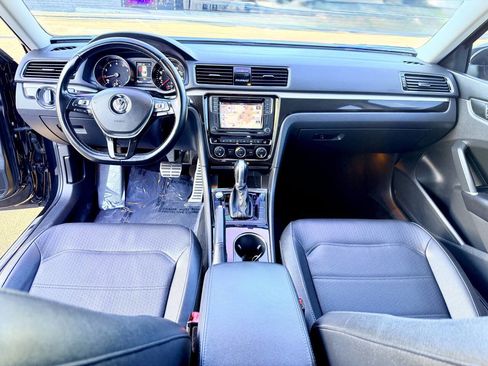 Used 2019 Volkswagen Passat 2.0T SE R-Line image 24