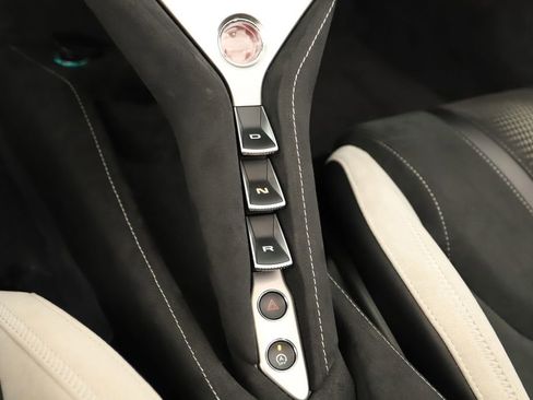 Used 2024 McLaren 750S Spider RWD image 25