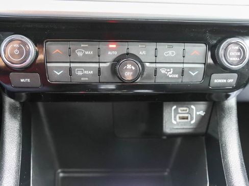 Used 2025 Jeep Compass Limited AWD/4WD image 22