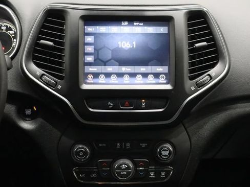 Used 2021 Jeep Cherokee Latitude Lux w/ Comfort/Convenience Group AWD/4WD image 30