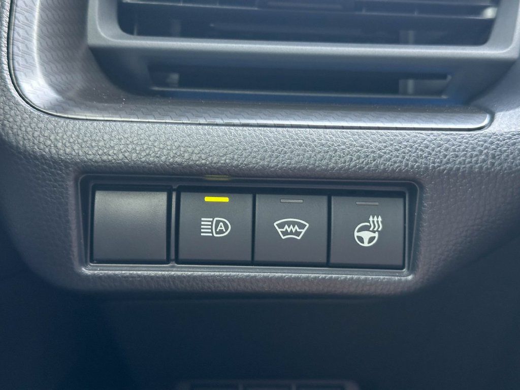 Used 2026 Toyota Prius Plug-In Hybrid FWD image 35