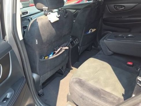 Used 2015 Nissan Rogue SV w/ SV Premium Package FWD image 14