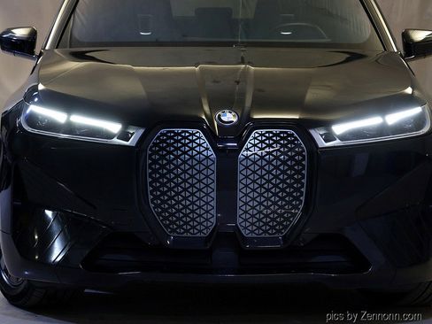 Used 2023 BMW iX M60 image 6