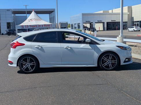 Used 2018 Ford Focus ST w/ Equipment Group 402A FWD image 7