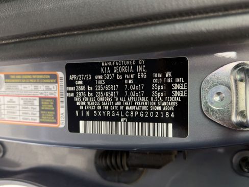 Used 2023 Kia Sorento LX image 17