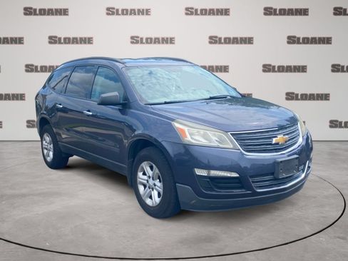Used 2013 Chevrolet Traverse LS FWD image 2