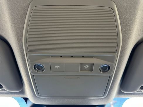 New 2025 Nissan Kicks SR image 27