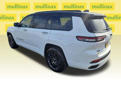 Used 2024 Jeep Grand Cherokee L Summit AWD/4WD image 12