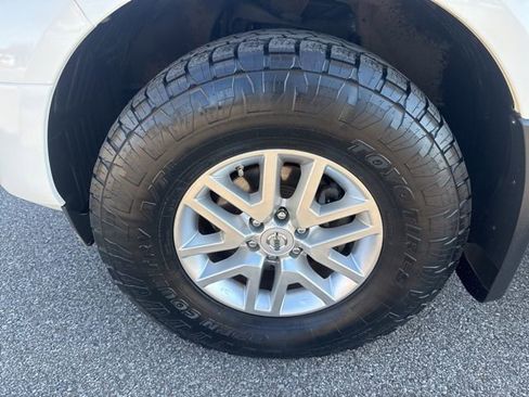 Used 2015 Nissan Frontier SV w/ SV Value Truck Package image 21