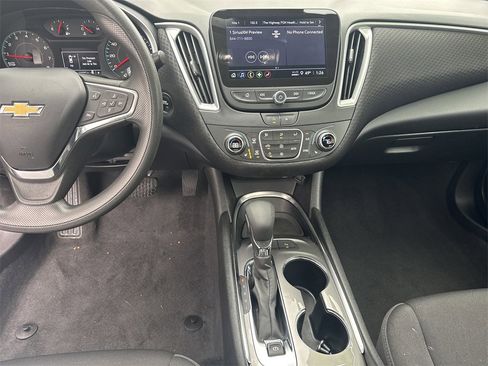 Used 2024 Chevrolet Malibu LT image 28